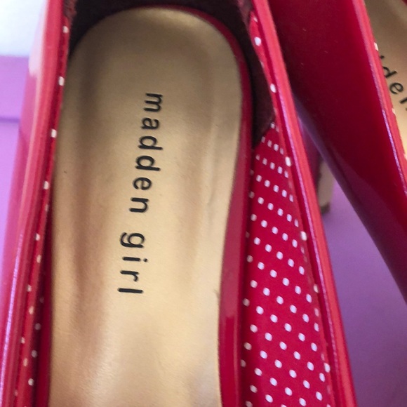 Shoes - Picture 2 of 4